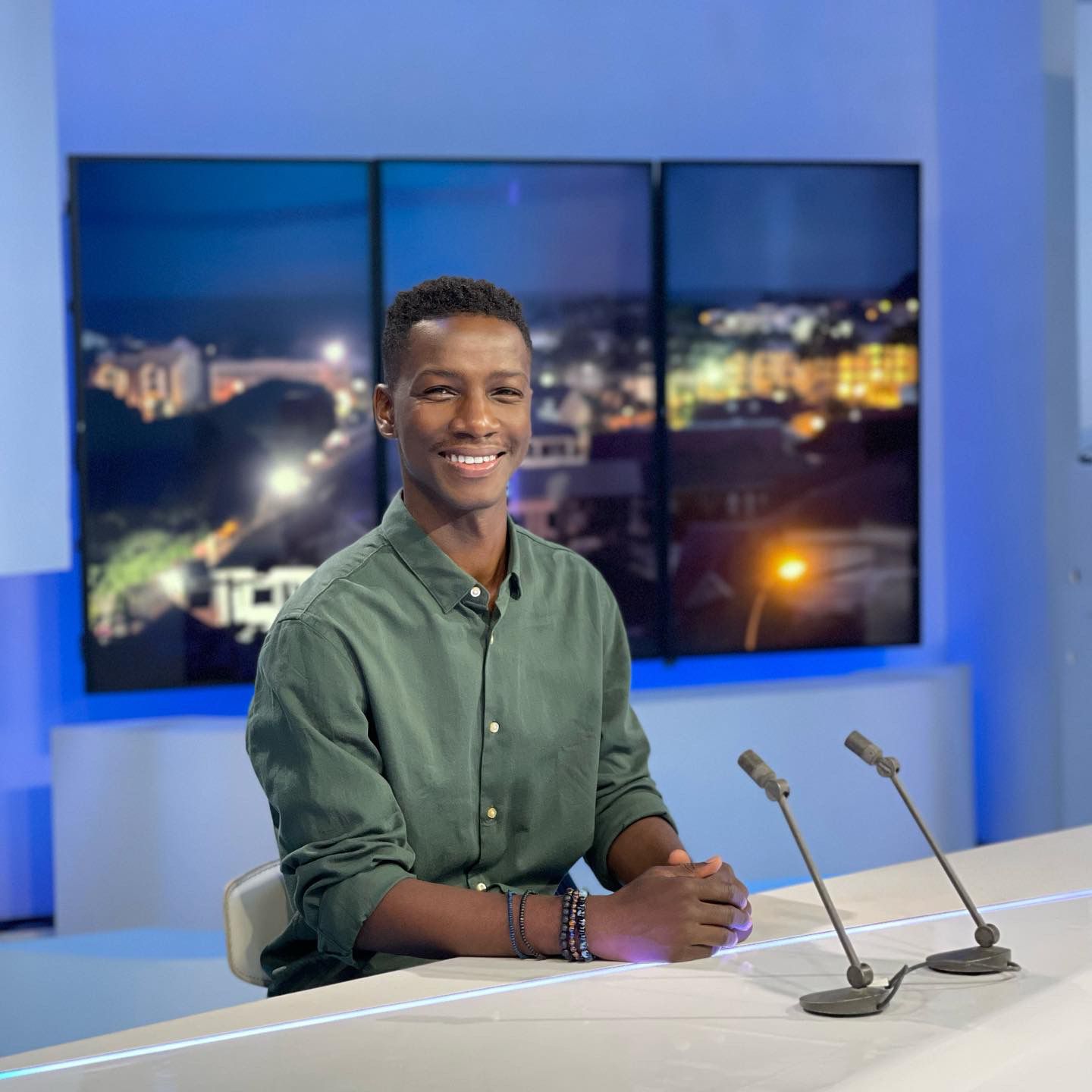 Axel Loupeda sur le plateau du journal de Guyane la 1ère